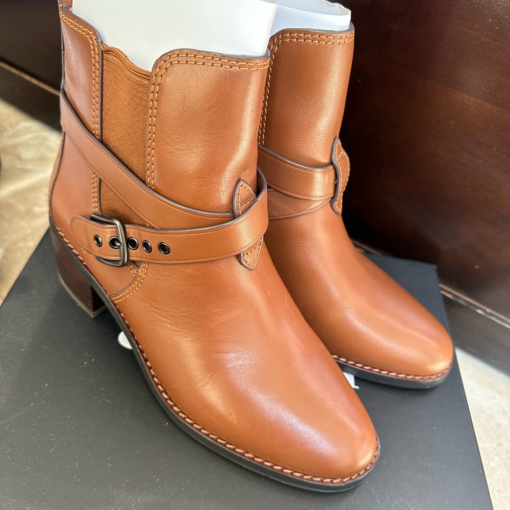 Like New - Buckle chelsea boots from Coach - Picture 3 of 7